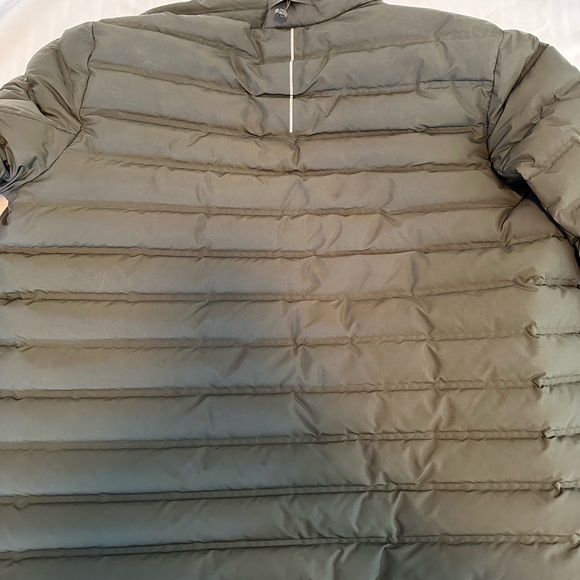 Men’s Lululemon Puffer Jacket size Large - Picture 4 of 4